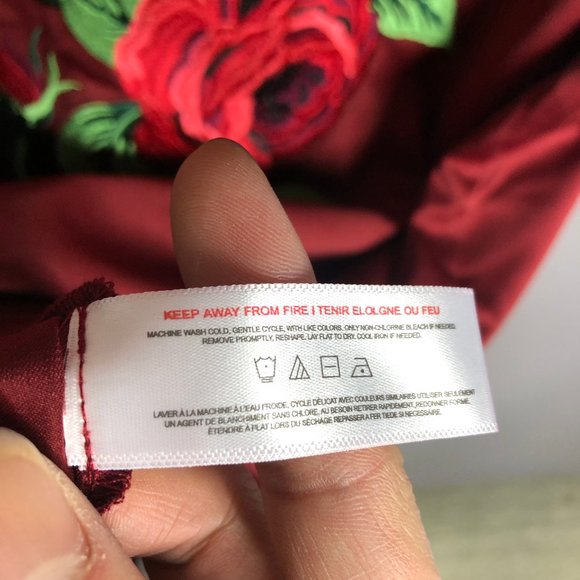 BED TO BRUNCH Satin Embroidered Rose Sleep Shirt Dress Size Small - Picture 10 of 10